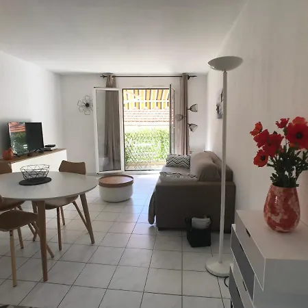 Apartment Vanina 2 *